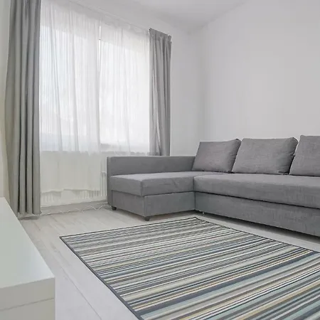 Апартаменти Luxury Accommodation/dealul Cetatii *