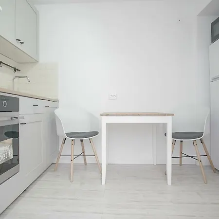 Апартаменти Luxury Accommodation/dealul Cetatii